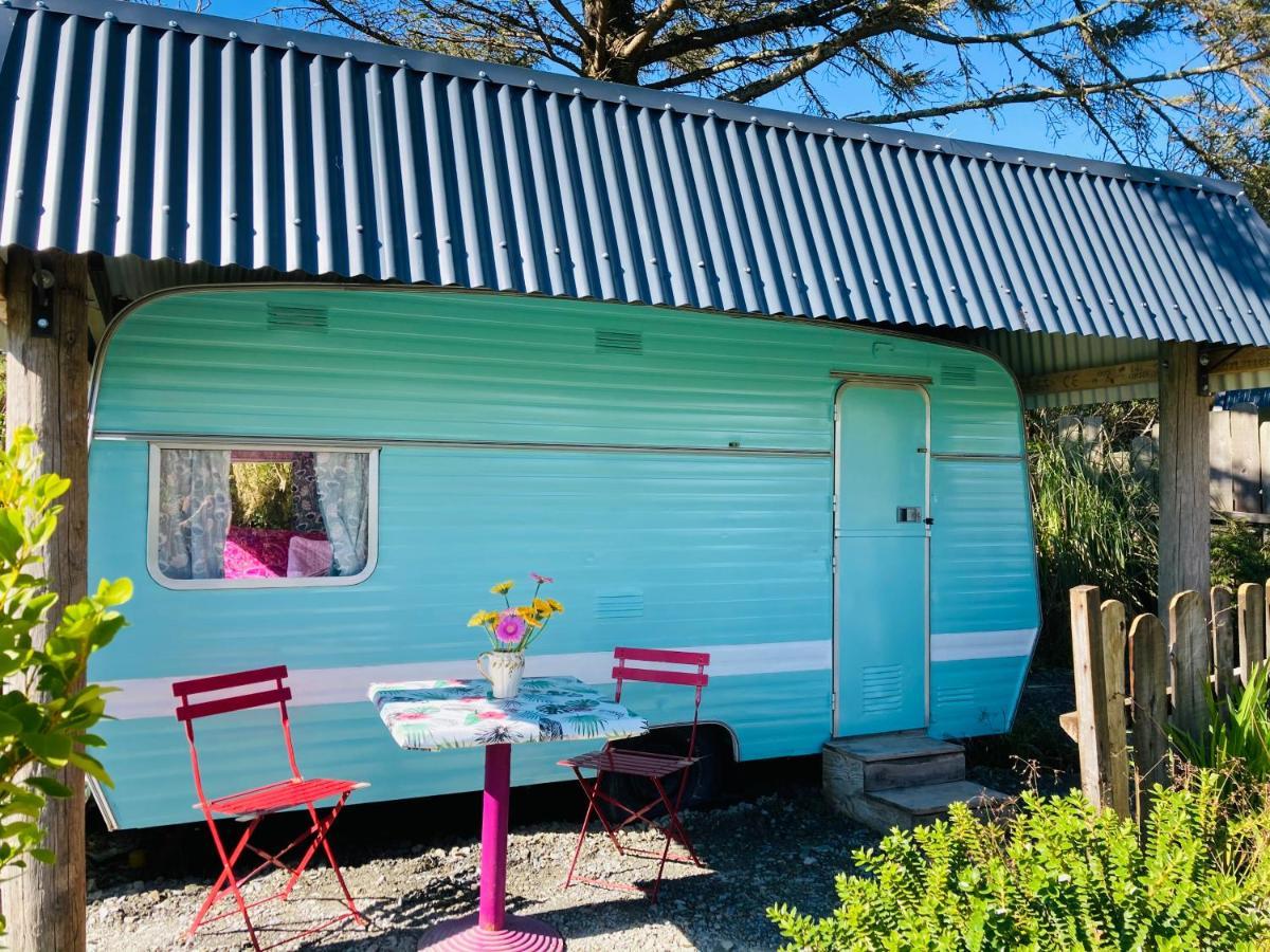 מלון Chapeltown Retro Caravans At Valentia Island Escape מראה חיצוני תמונה