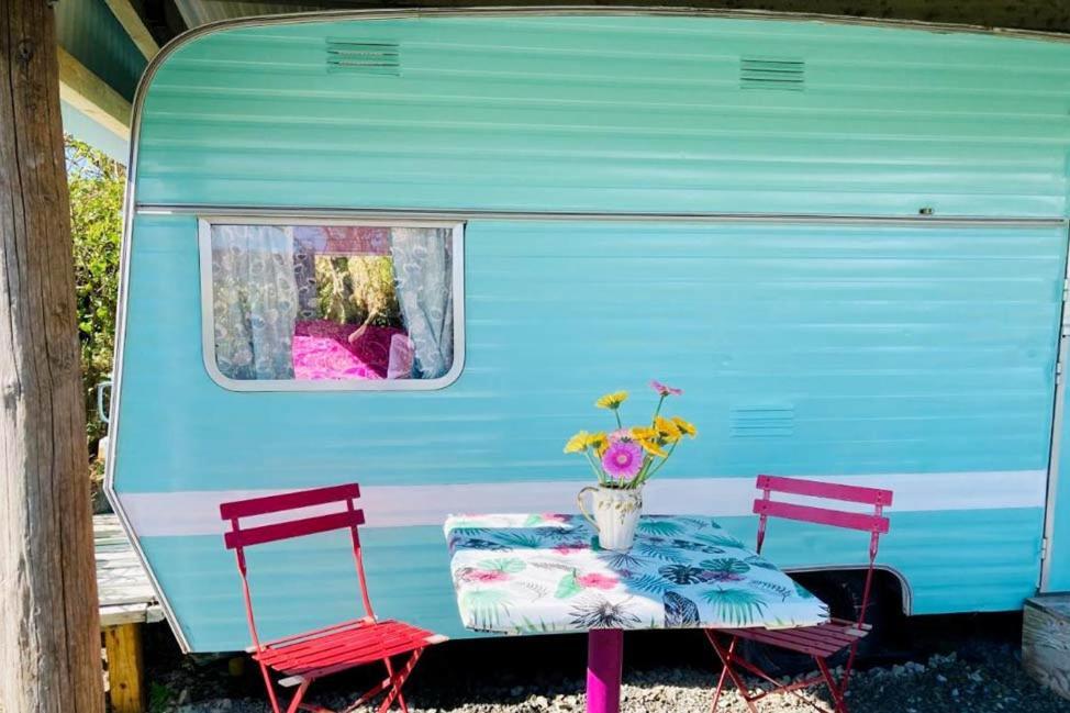 מלון Chapeltown Retro Caravans At Valentia Island Escape מראה חיצוני תמונה