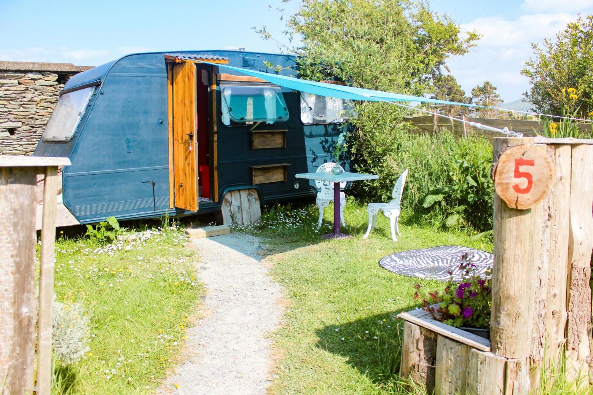 מלון Chapeltown Retro Caravans At Valentia Island Escape מראה חיצוני תמונה